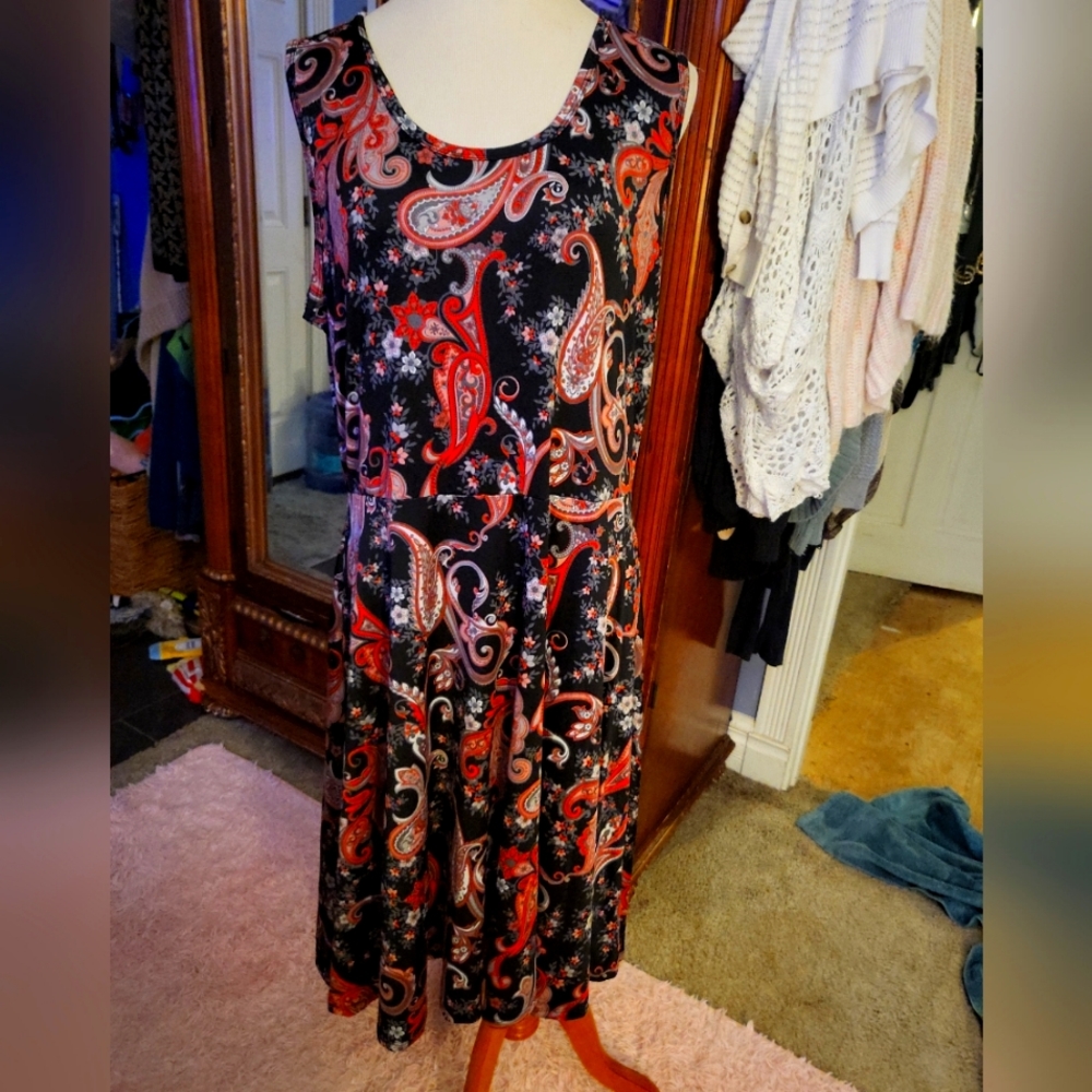 LuLaRoe NICKI BLACK Design DRESS 2XL XLARGE PRETTY  PRINT Silky FABRIC RARE 🦄